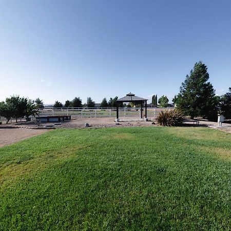 Our Farmhouse, Our Place: Cozy And Cute Homestead! El Paso de Robles Exterior foto