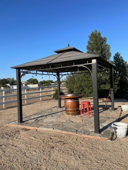 Our Farmhouse, Our Place: Cozy And Cute Homestead! El Paso de Robles Exterior foto