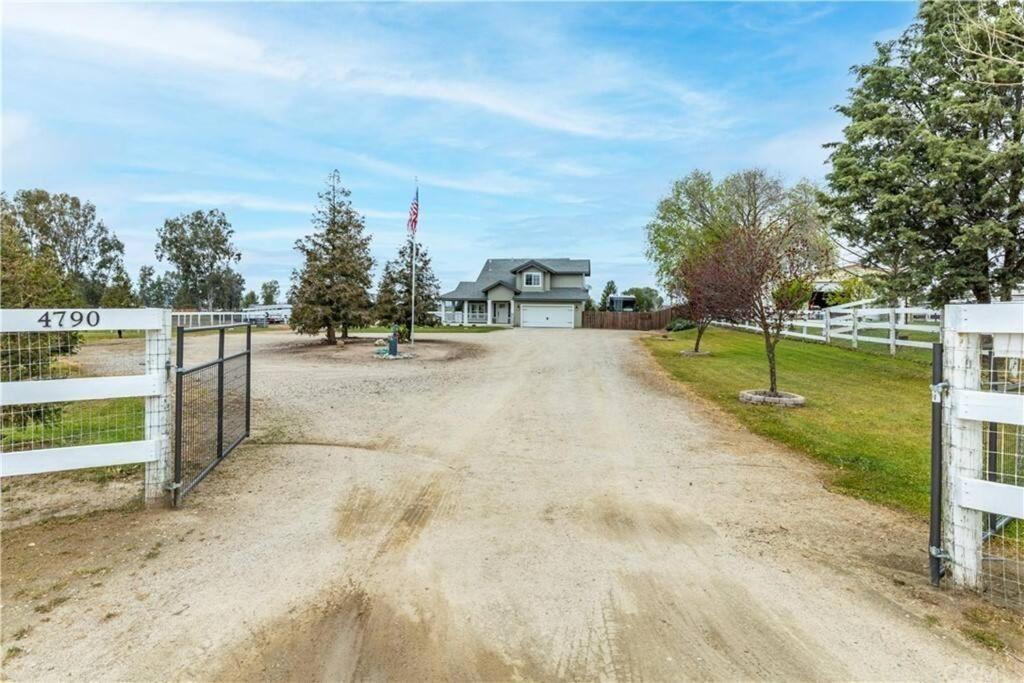 Our Farmhouse, Our Place: Cozy And Cute Homestead! El Paso de Robles Exterior foto