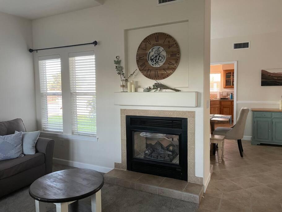 Our Farmhouse, Our Place: Cozy And Cute Homestead! El Paso de Robles Exterior foto